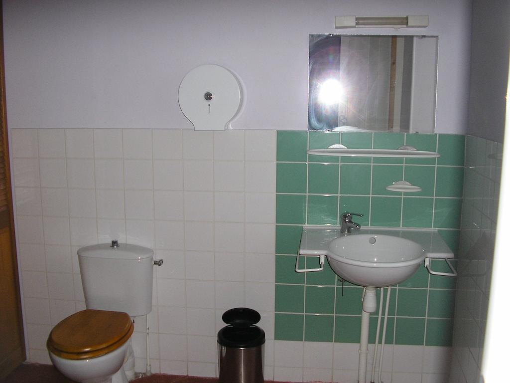 Auberge Le Bistrot De Lussan Lussan  Værelse billede