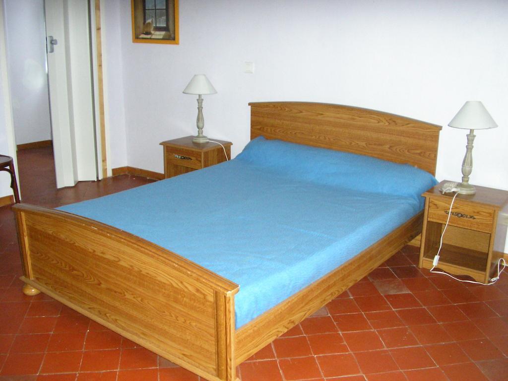 Auberge Le Bistrot De Lussan Lussan  Værelse billede