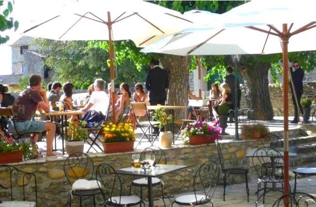 Auberge Le Bistrot De Lussan Lussan  Eksteriør billede